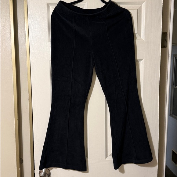 aerie Pants - Aerie WOMENS  Black Corduroy Short Court Flare Pants